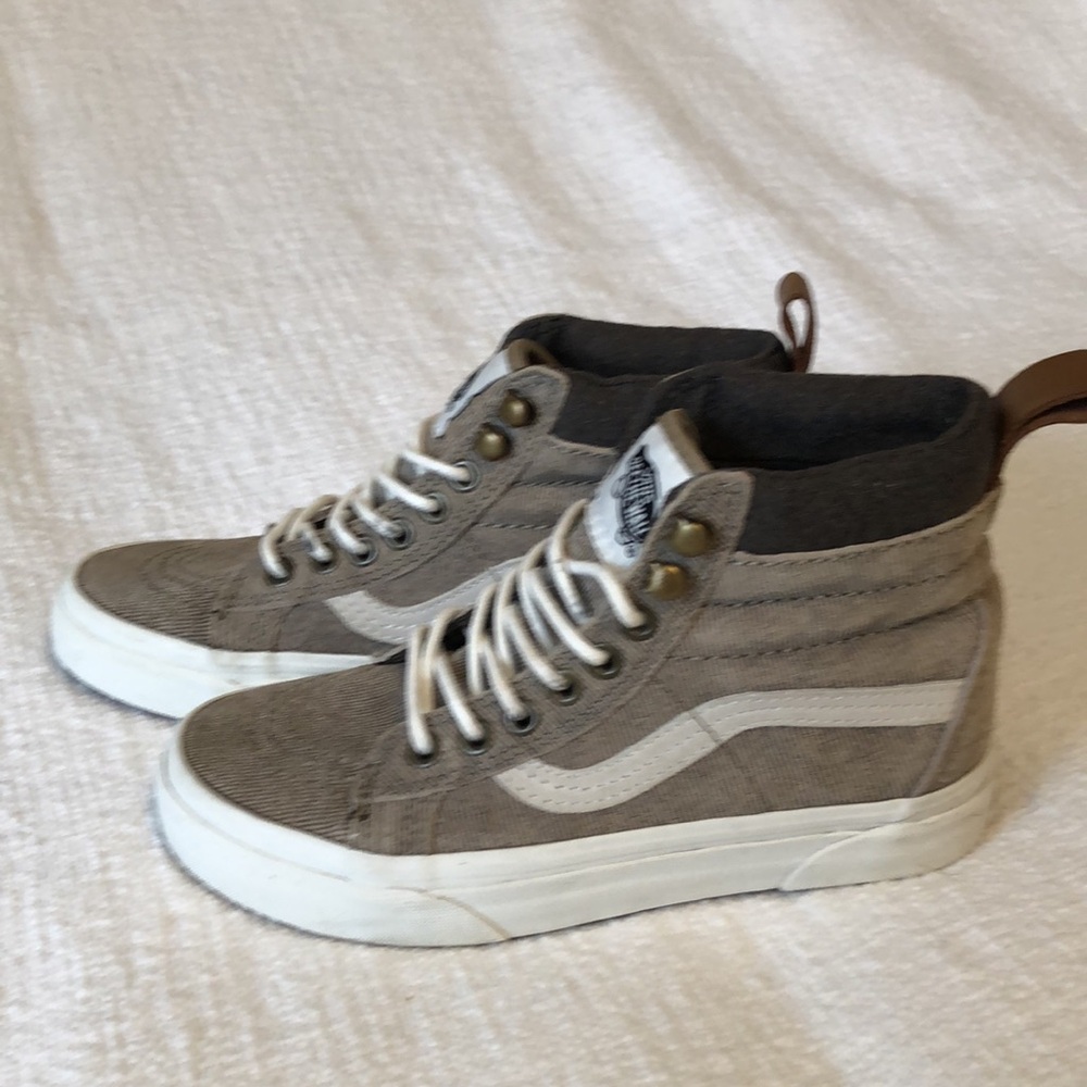 Vans Off the Wall SK8-Hi MTE Waterproof Insulated Shoe in Canvas.